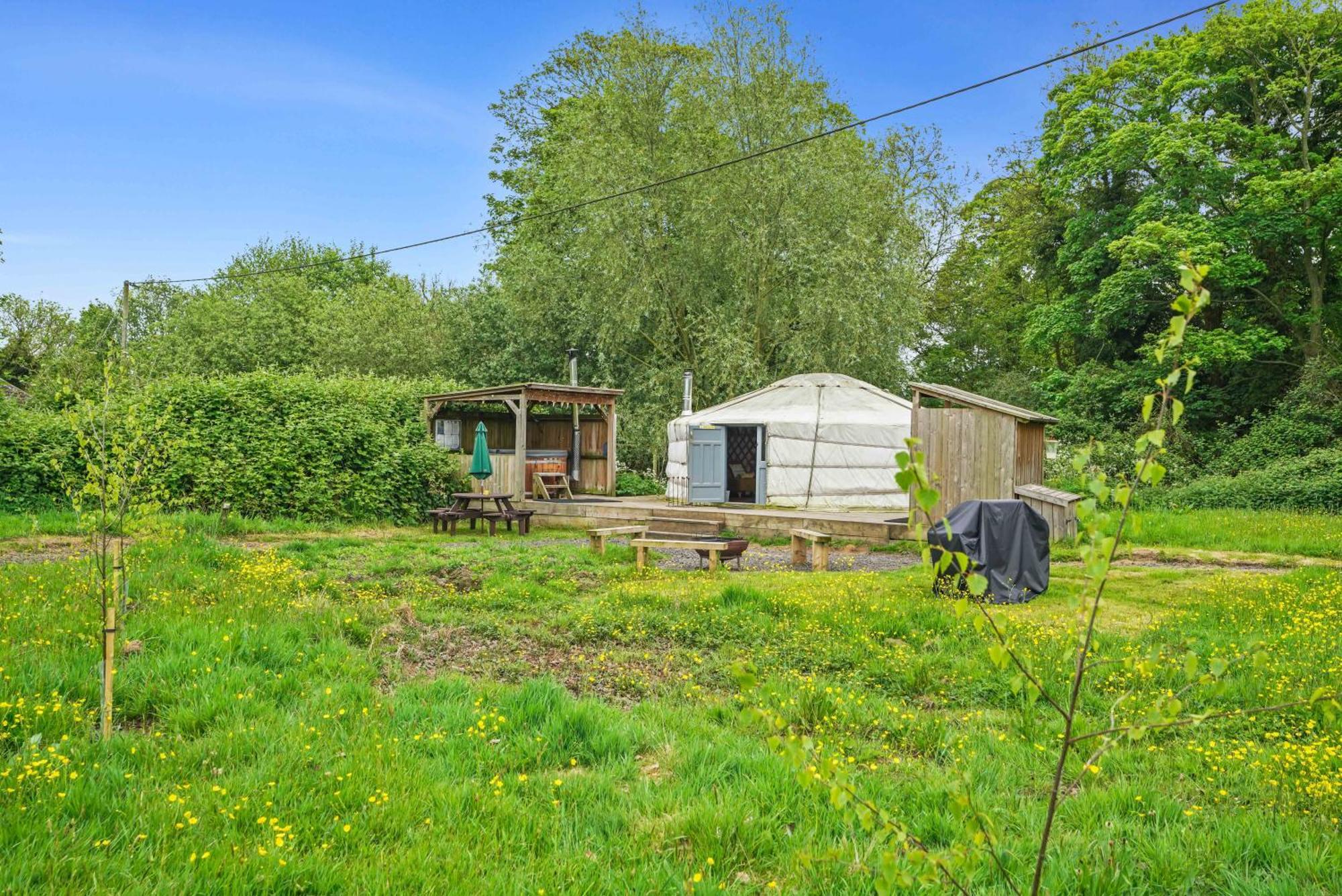 Glamp And Tipple Ltd Hotel Great Ellingham Exterior foto
